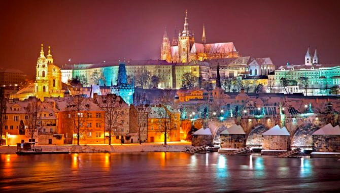 Urlaub Tschechische Republik Reisen - Goldene Stadt Prag mit Weihnachtsmarkt