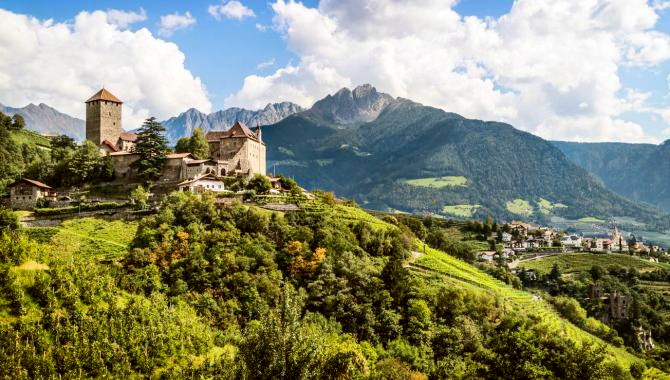 Urlaub Italien Reisen - Südtirol mit Amigos Konzert und zünftigem Törggelenabend